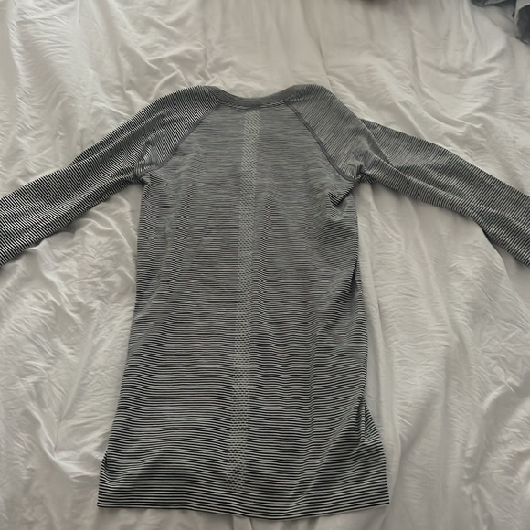 lululemon swiftly long sleeve tee - Picture 2 of 3